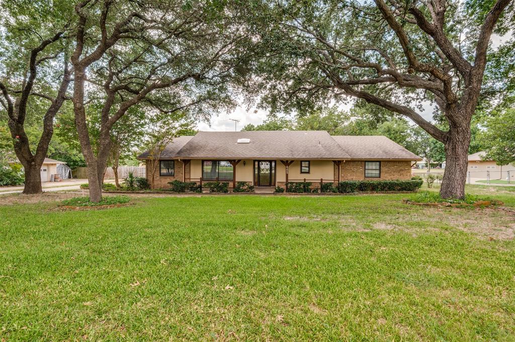 405 Shadowwood Trail