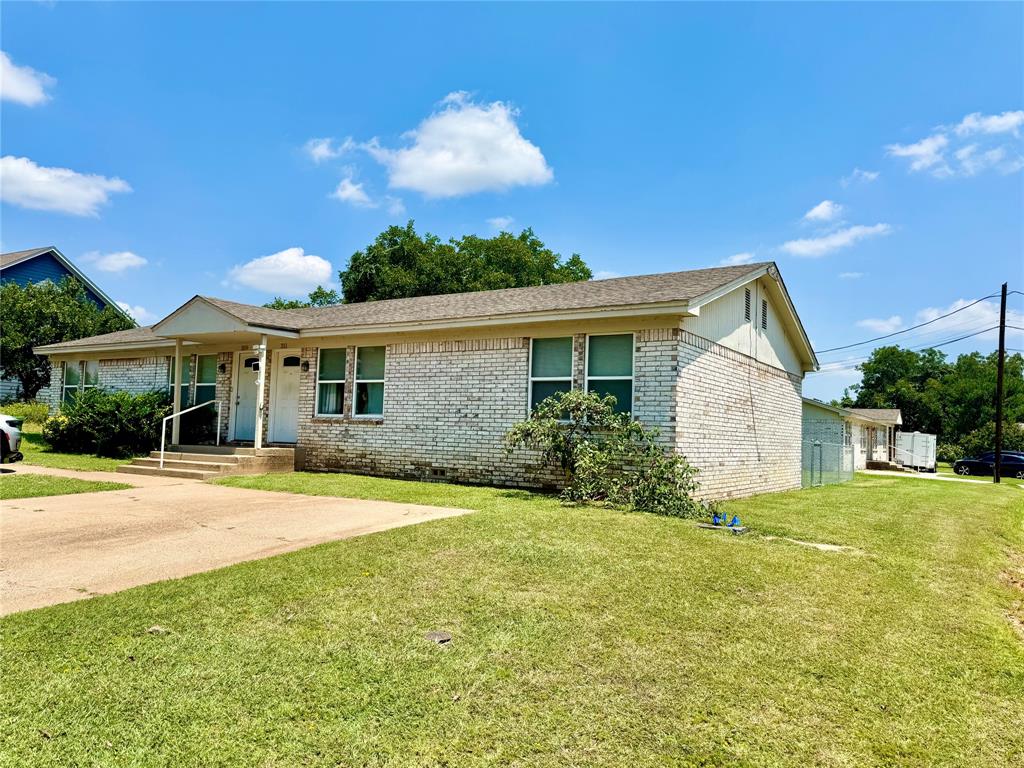 309-311 Lilac Drive Property Photo 1