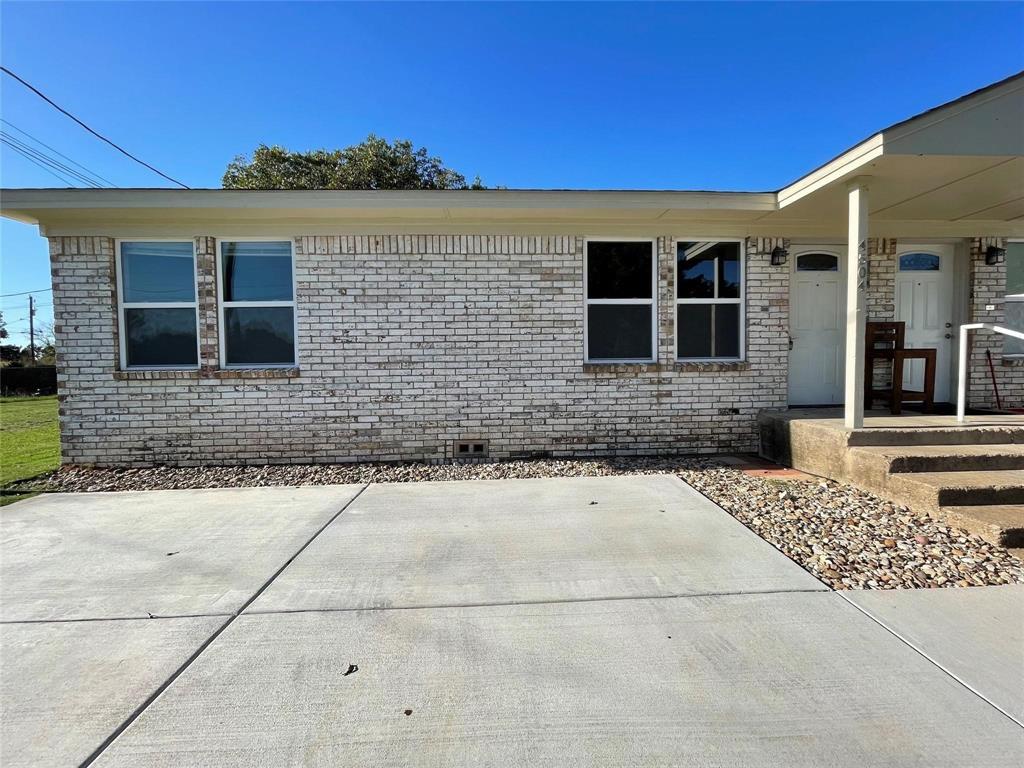 4504-4506 Eastview Court Property Photo 1