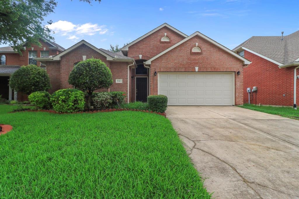 701 Bella Vista Drive Property Photo 1