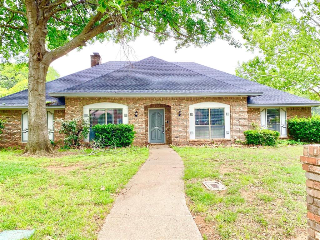 2300 Alicia Court Property Photo 1