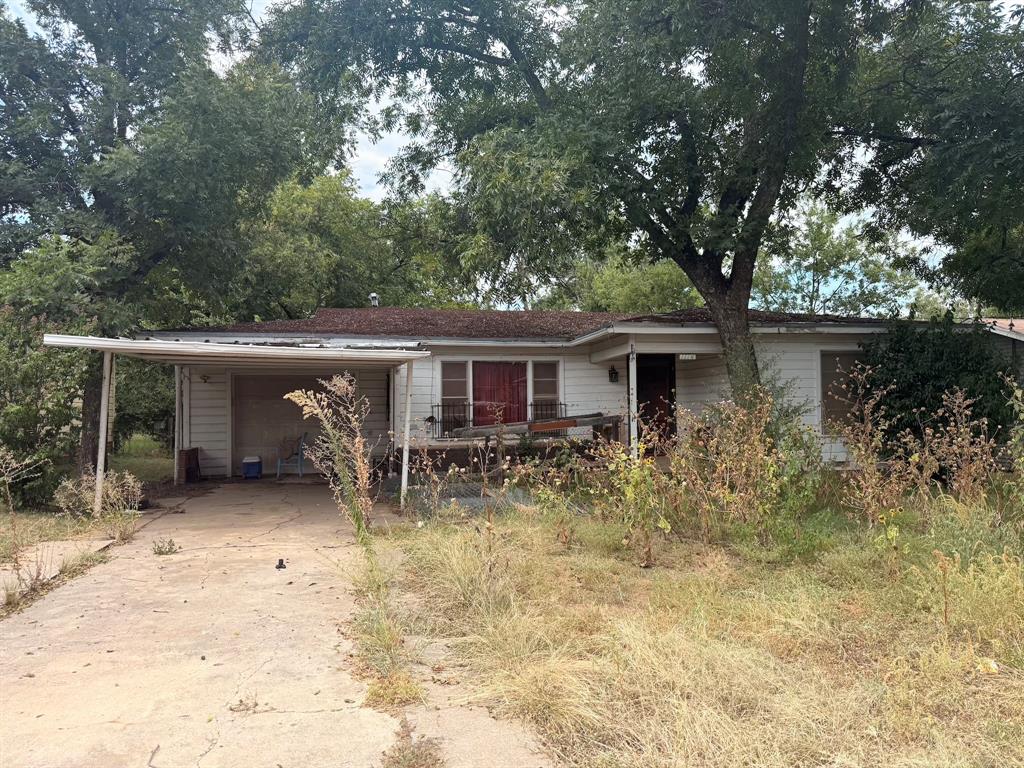 1114 W Mesquite Property Photo 1