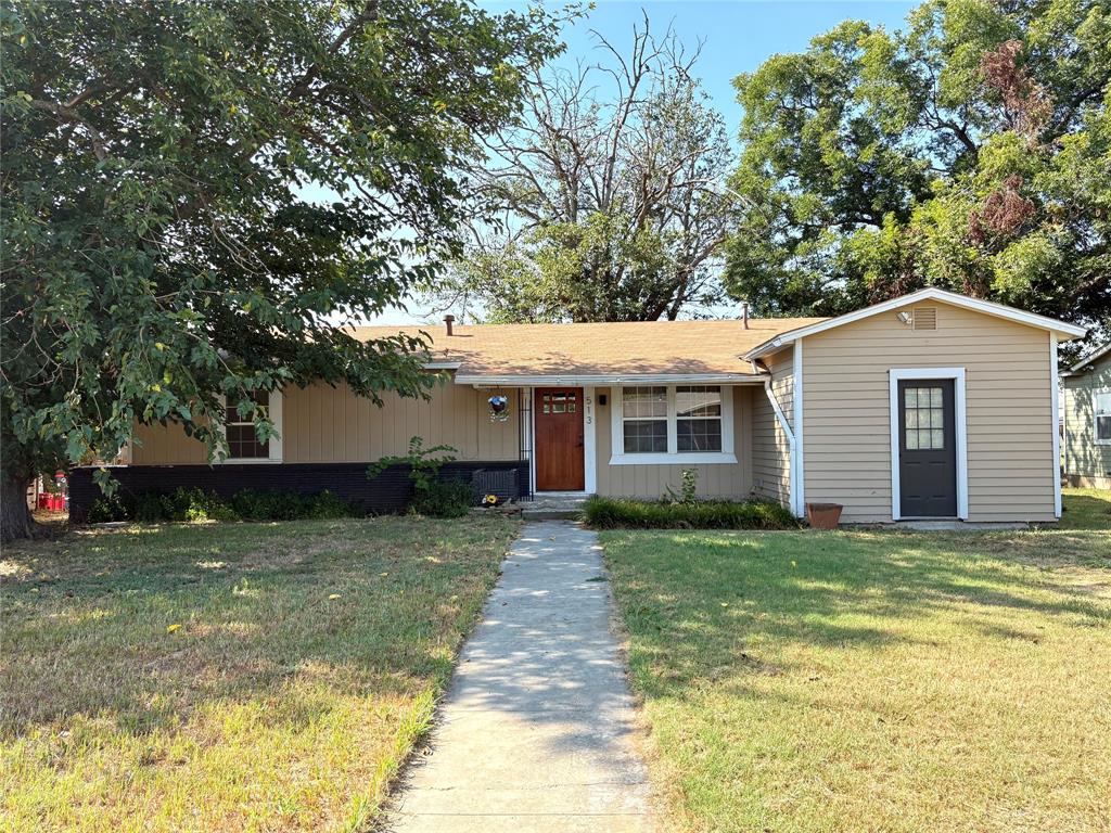 513 E Conner Street Property Photo 1