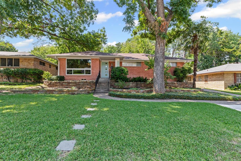727 Green Castle Drive Property Photo 1