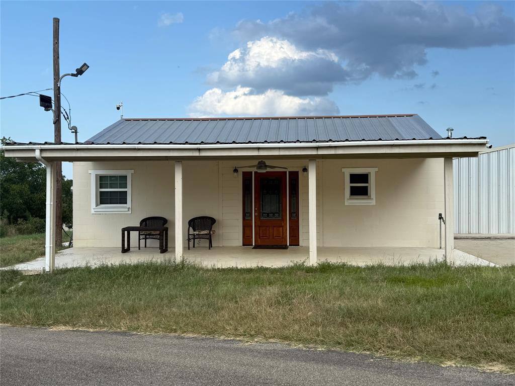 1040 County Road 3590 A Property Photo 1