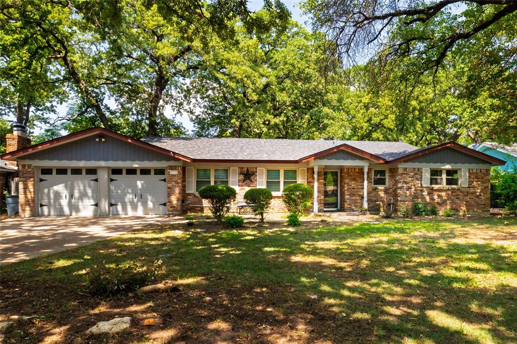 637 Post Oak Drive Property Photo 1