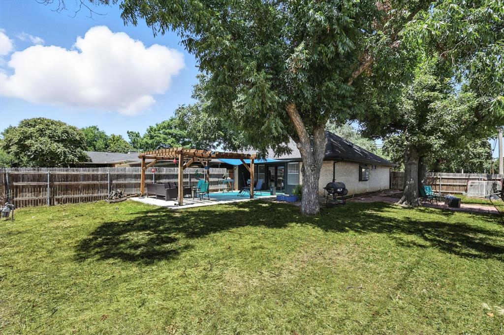 1002 Kingston Drive Property Photo 1