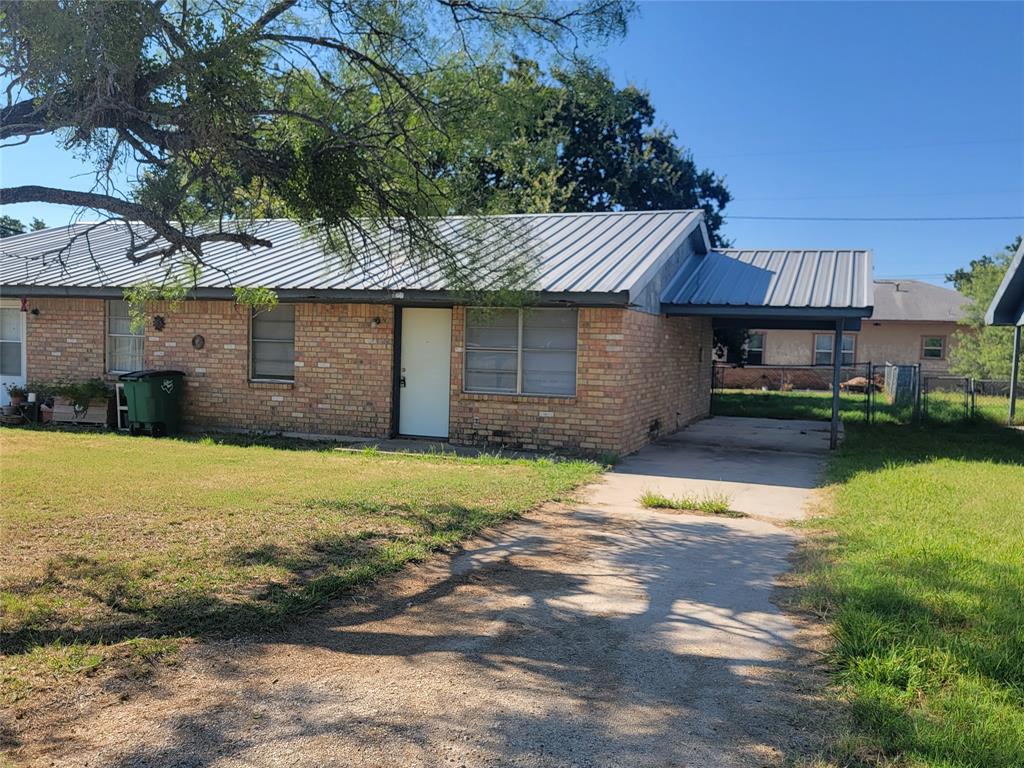 621 Sandy Lane Property Photo 1