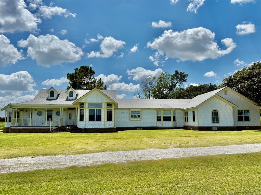 596 County Road 3425 Property Photo 1
