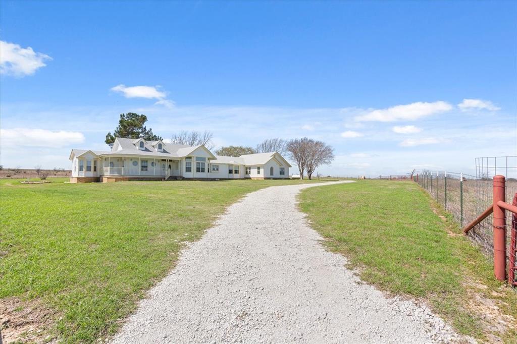 596 County Road 3425 Property Photo 3