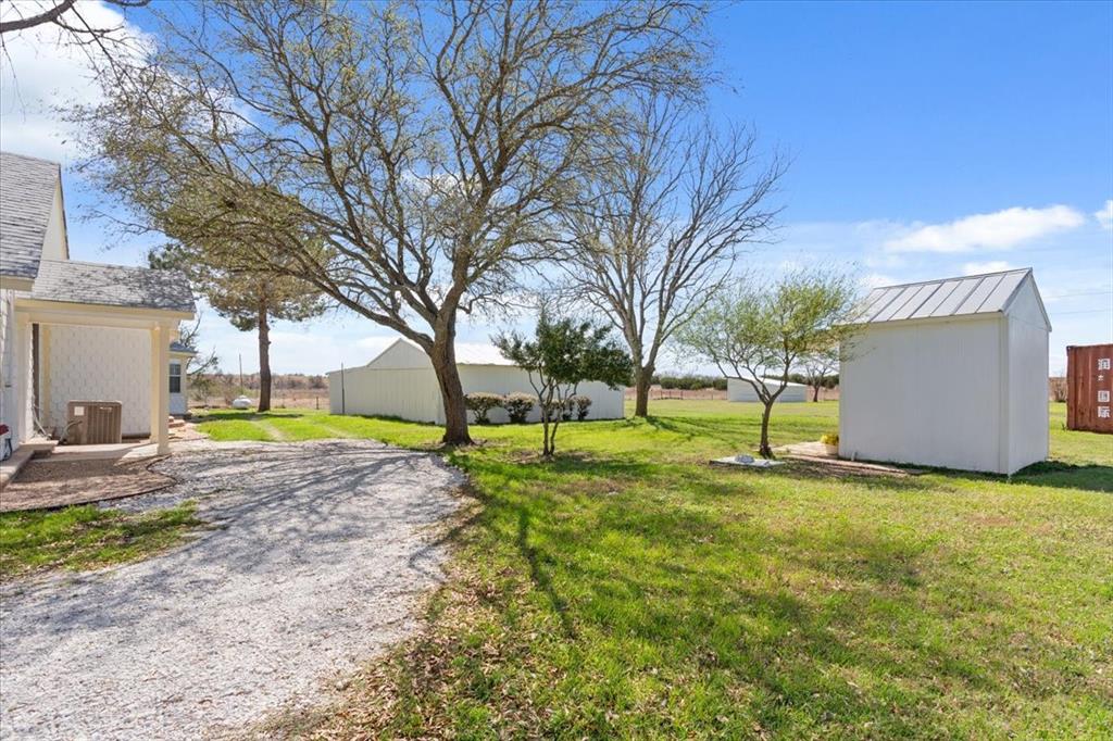 596 County Road 3425 Property Photo 33