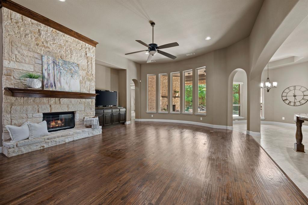 4924 Broiles Court Property Photo 1