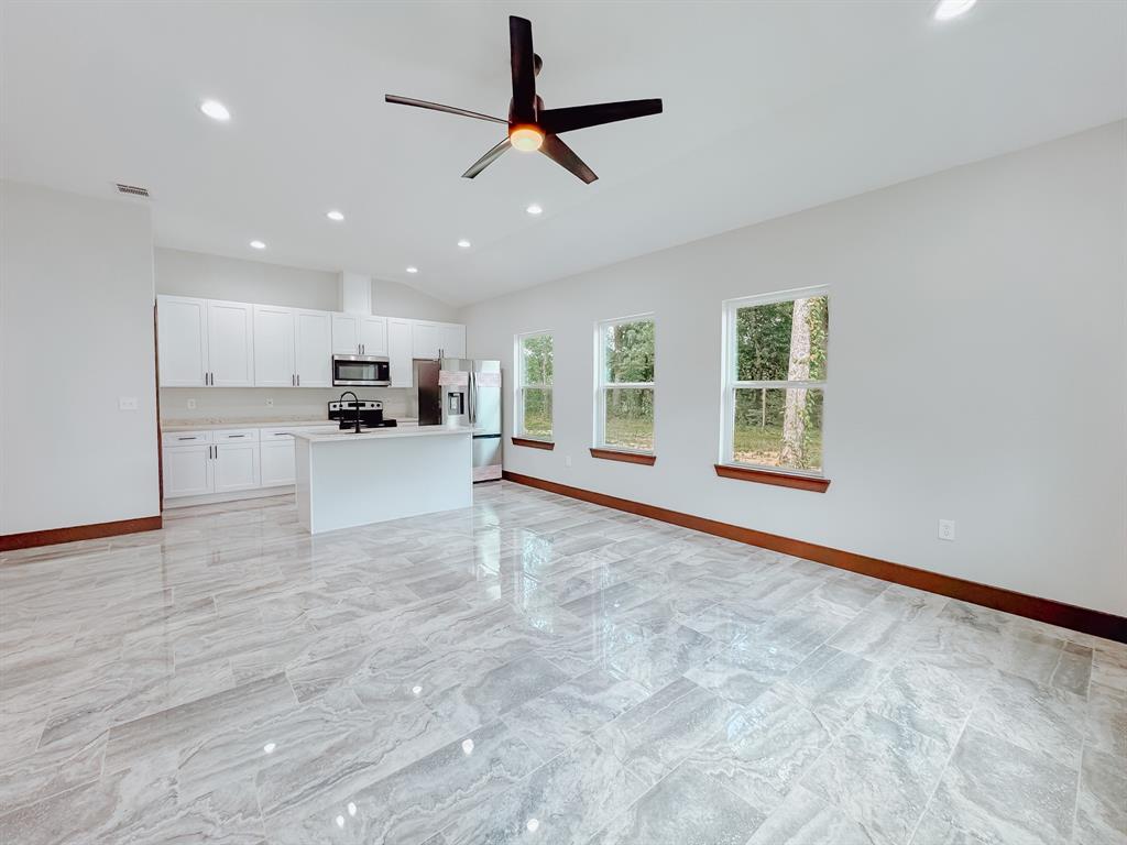 228 W Fm 27 Property Photo 1