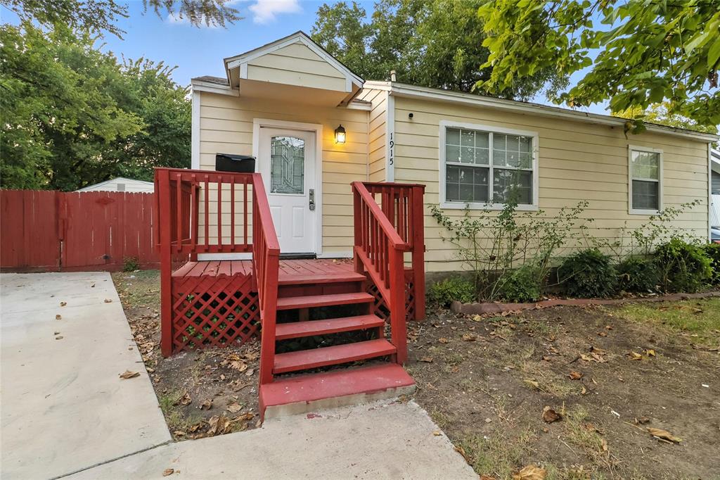 1915 Mcadams Avenue Property Photo 1