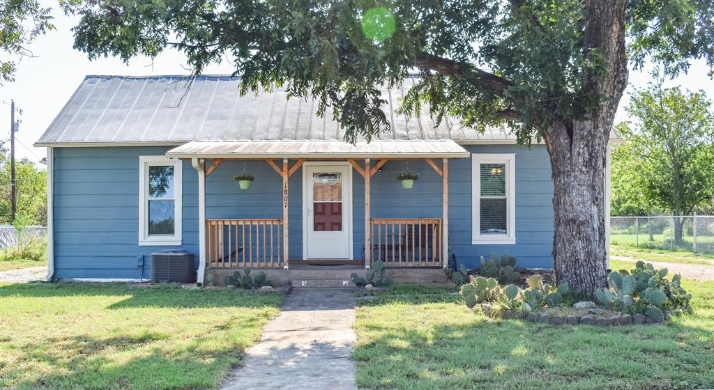 1807 S Bradley