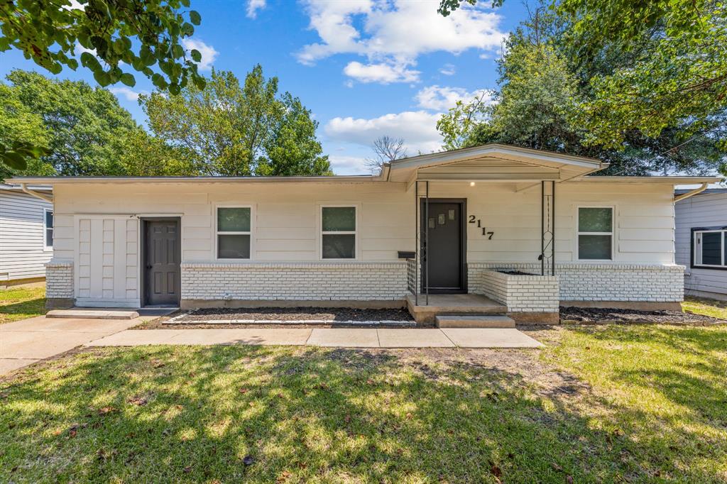 2117 N Shannon Street Property Photo 1