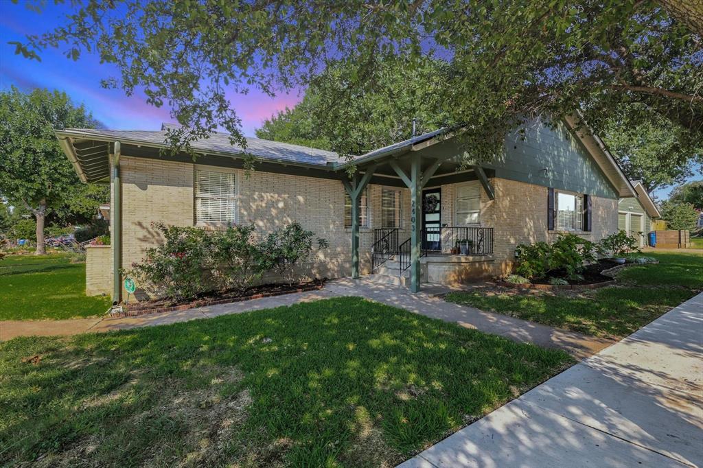 2403 W Colorado Boulevard Property Photo 1