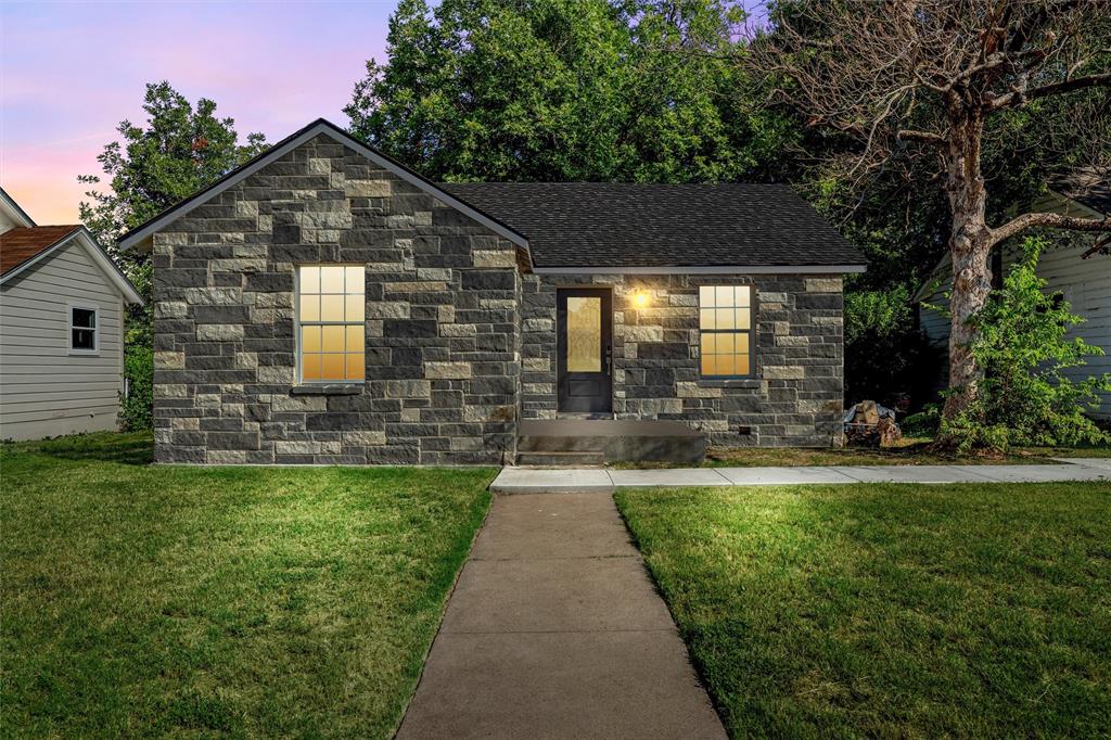 1821 Seneca Avenue Property Photo 1