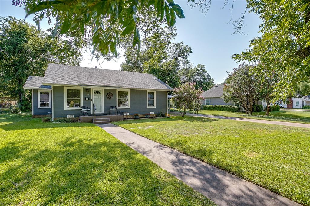 421 Bellevue Drive Property Photo 1