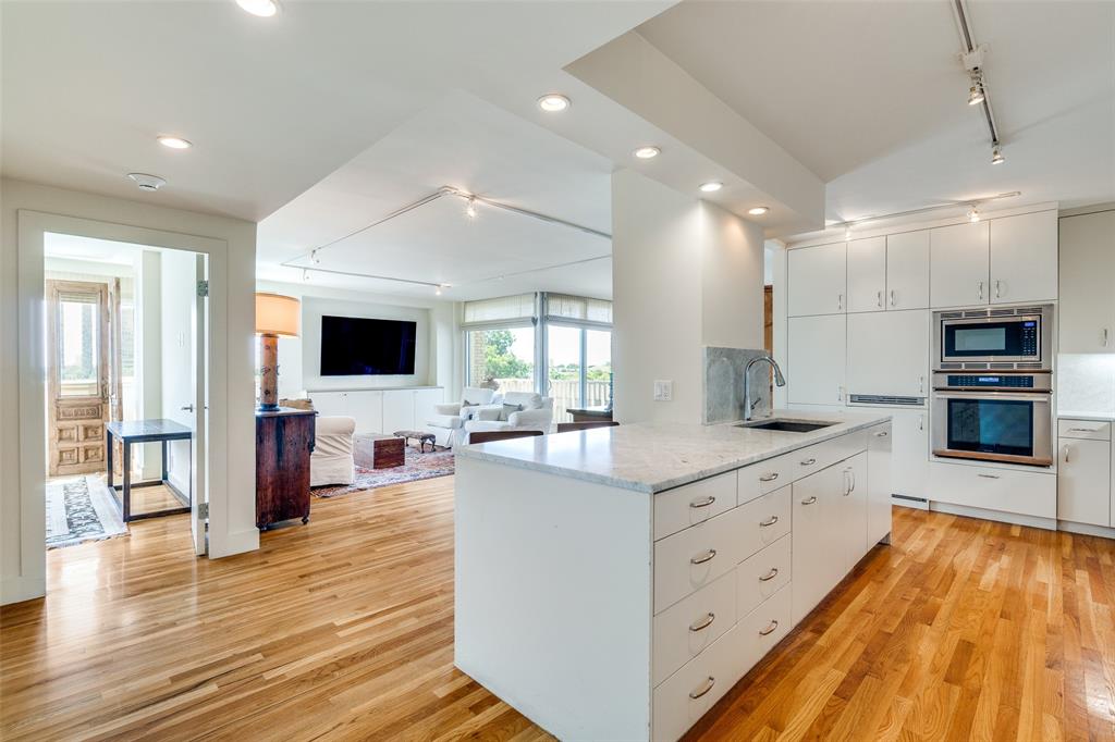 3701 Turtle Creek Boulevard 7j Property Photo 1