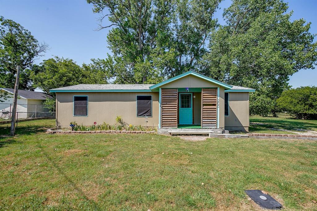 205 Hackberry Street Property Photo 1