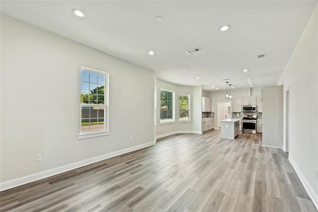 502 S Clinton Avenue Property Photo 1