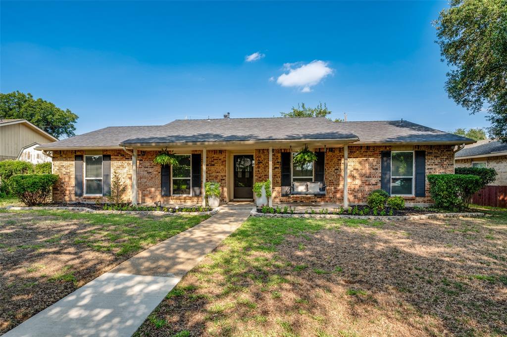 5004 Green Oaks Drive Property Photo 1