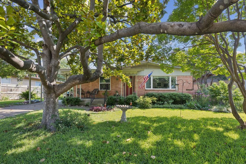 8930 Liptonshire Drive Property Photo 1