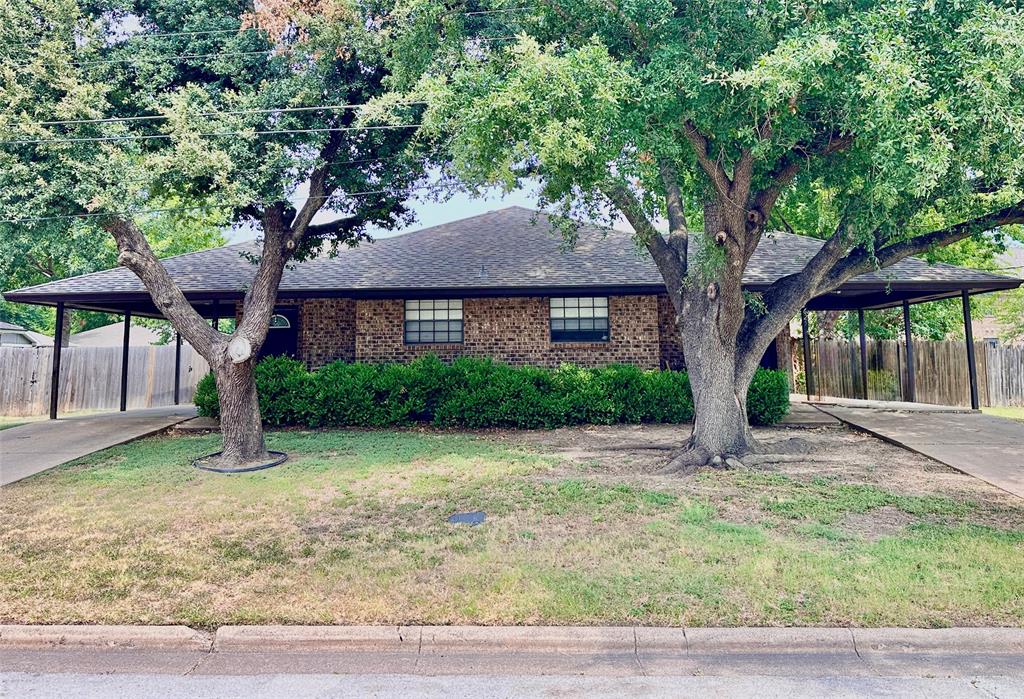 7621 & 7625 Evergreen Road Property Photo 1