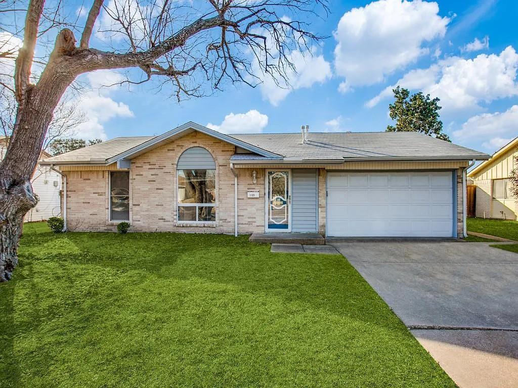 1109 Shadyglen Circle Property Photo 1