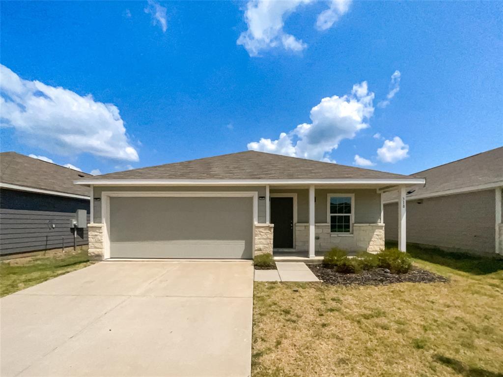 318 Moray Drive Property Photo 1