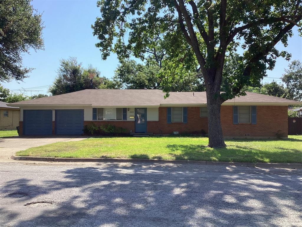 2020 Robinwood Drive Property Photo 1