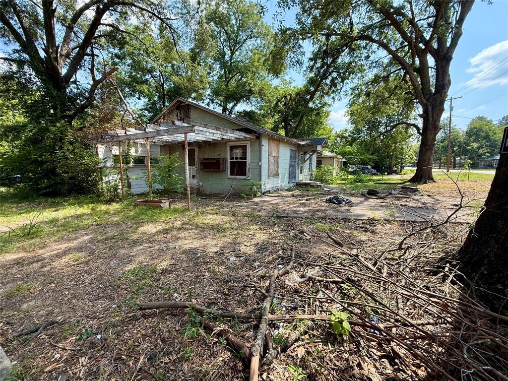 200 Whitworth Street Property Photo 1