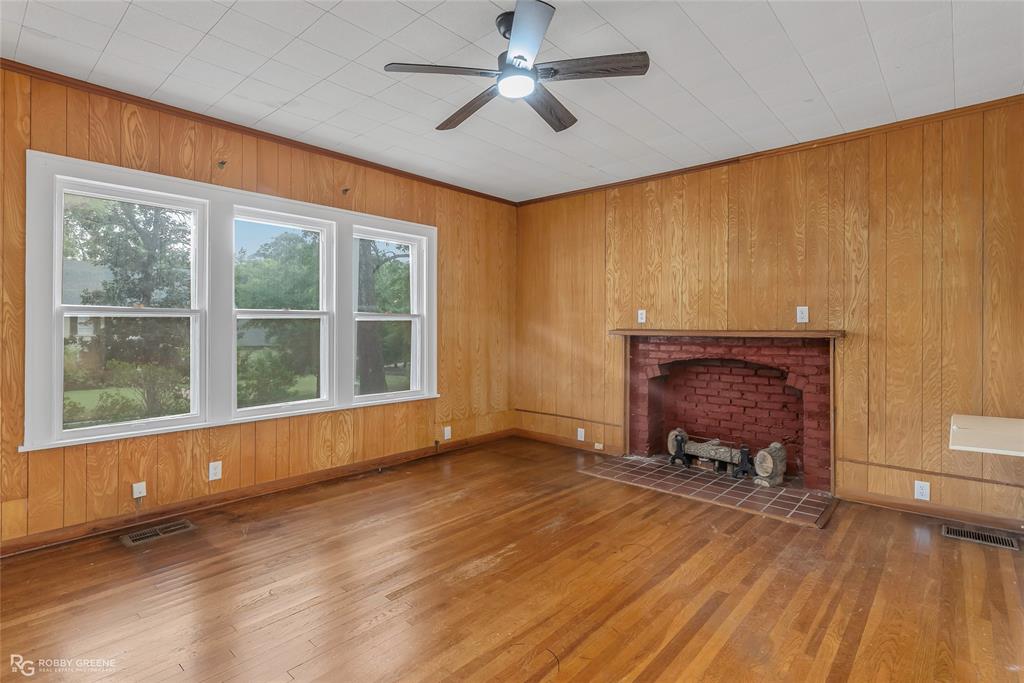 244 Forest Avenue Property Photo 4