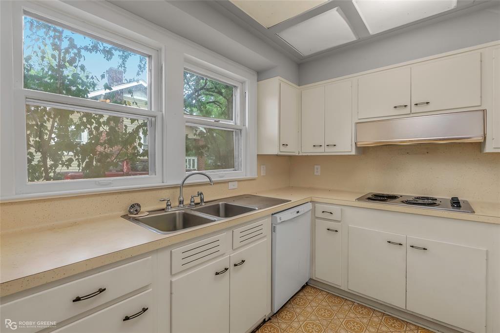 244 Forest Avenue Property Photo 8