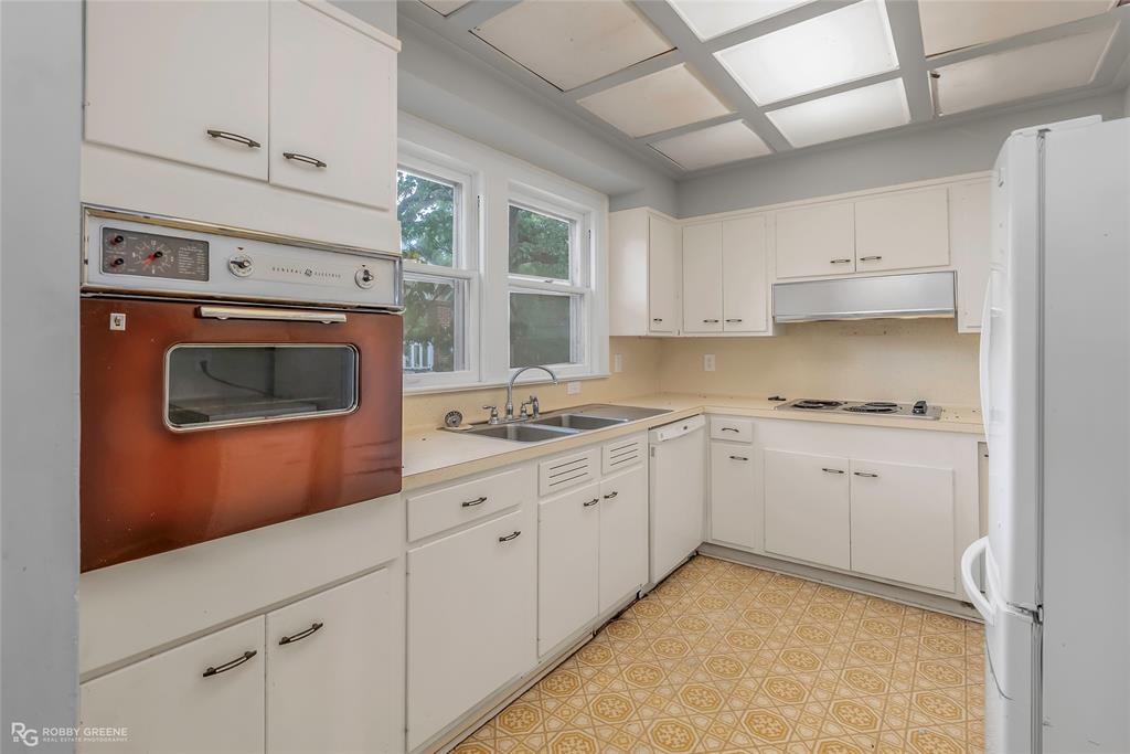 244 Forest Avenue Property Photo 9