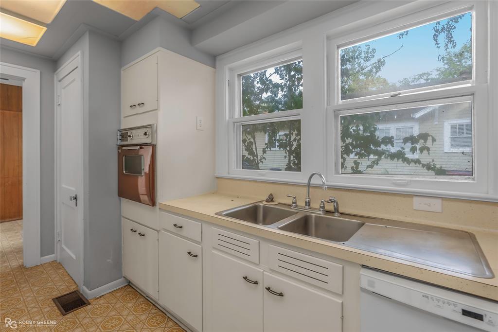 244 Forest Avenue Property Photo 11