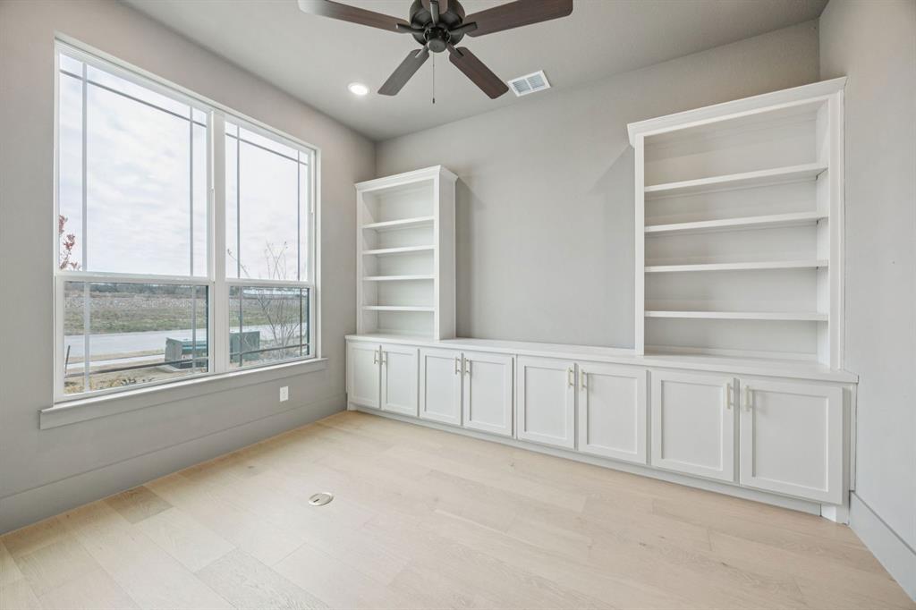 500 Shadowfax Drive Property Photo 3