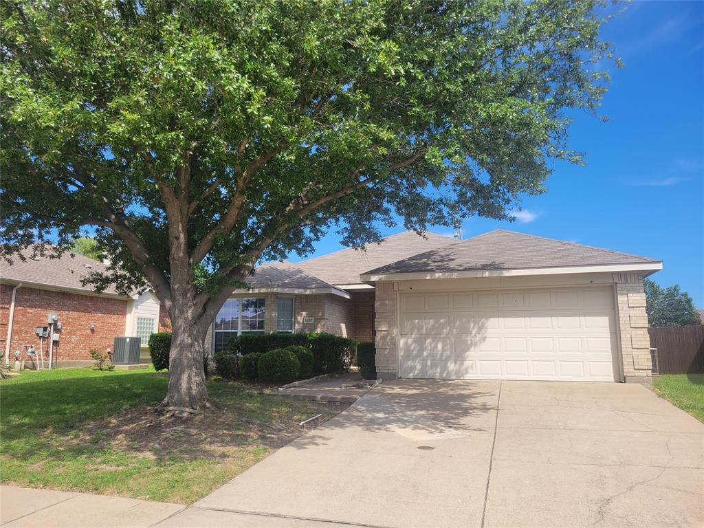 1537 Fairfield Drive Property Photo 1
