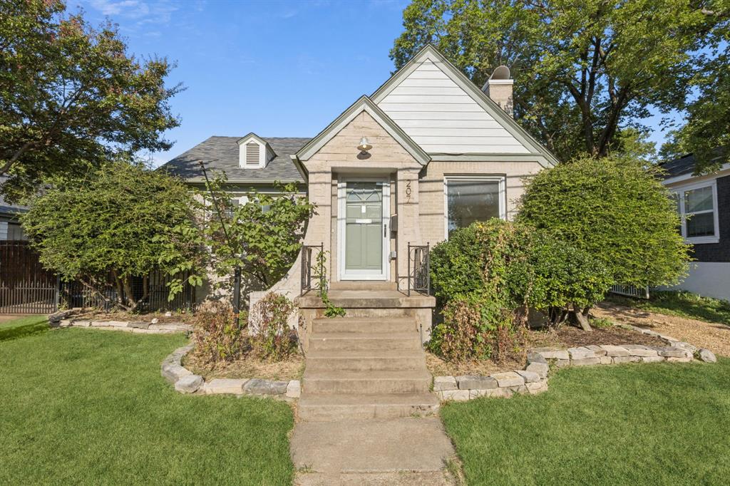 207 N Hampton Road Property Photo 1