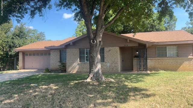 212 Hallbrook Drive Property Photo 1