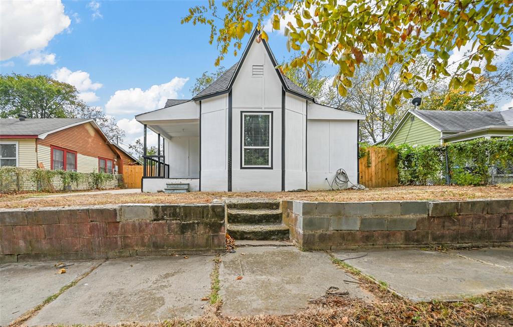 708 W Day Street Property Photo 1
