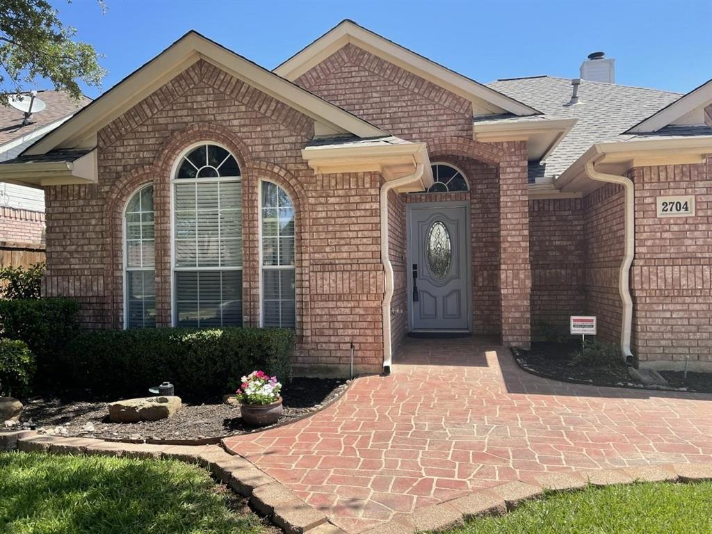 2704 Crystal Glenn Circle Property Photo 1