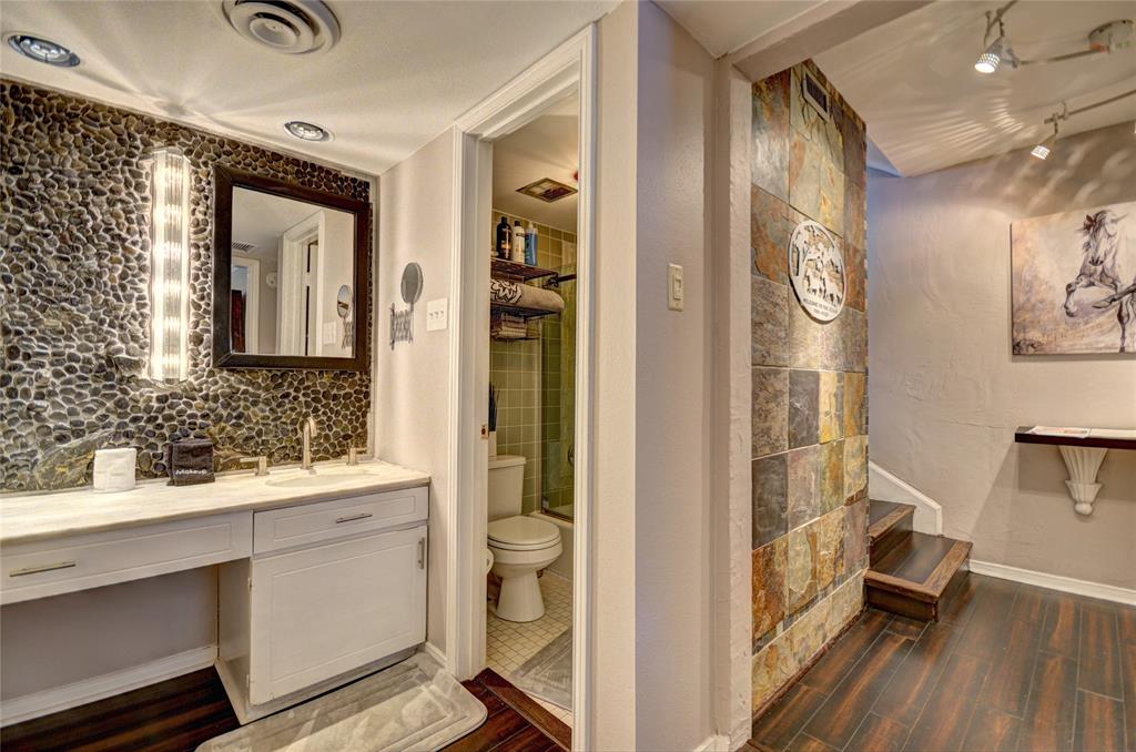 502 E Avenue J C Property Photo 6