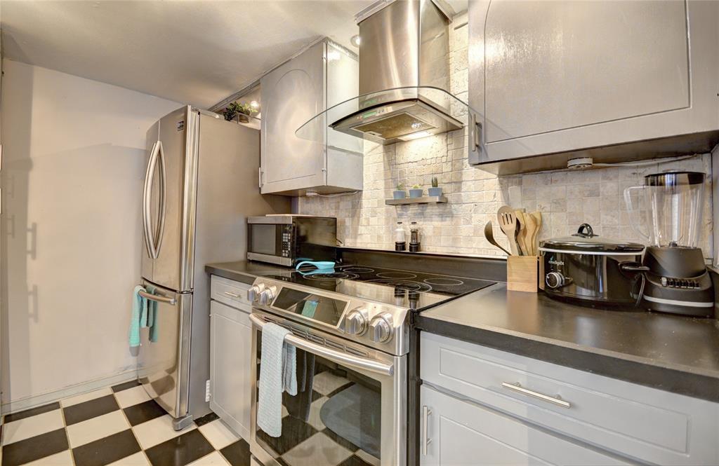 502 E Avenue J C Property Photo 13