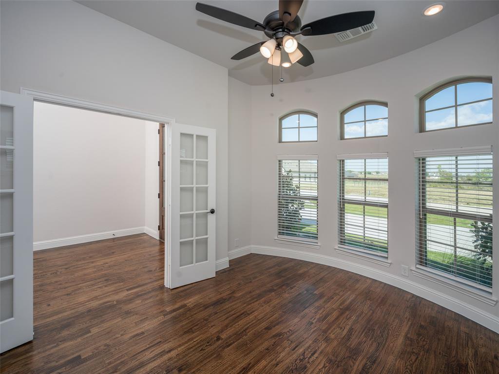 1112 Archives Avenue Property Photo 6