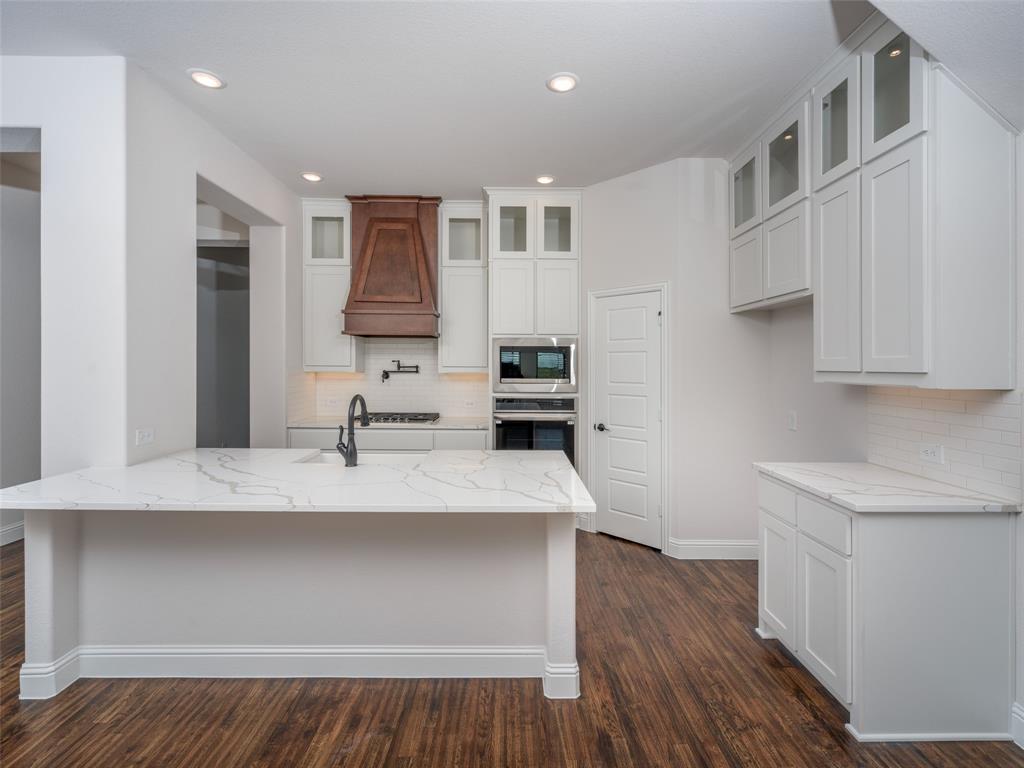 1112 Archives Avenue Property Photo 8