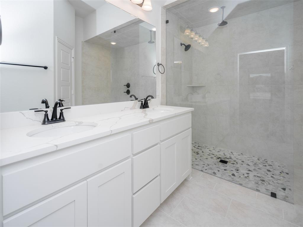 1112 Archives Avenue Property Photo 15