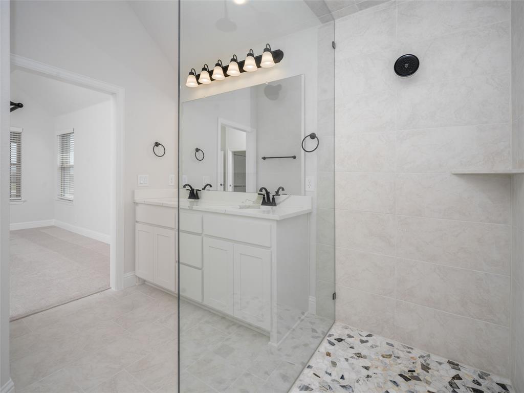 1112 Archives Avenue Property Photo 16