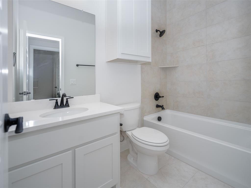 1112 Archives Avenue Property Photo 17